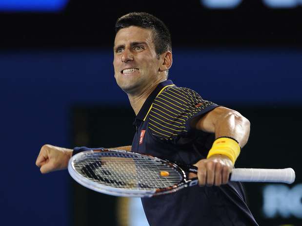 Djokovic pode ser o primeiro tenista na história da Era Aberta a vencer o Aberto da Austrália três vezes seguidas Foto:  / AP