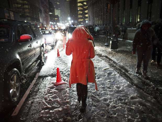 Grande tempestade de neve provocou transtornos no nordeste dos Estados Unidos Foto: AP