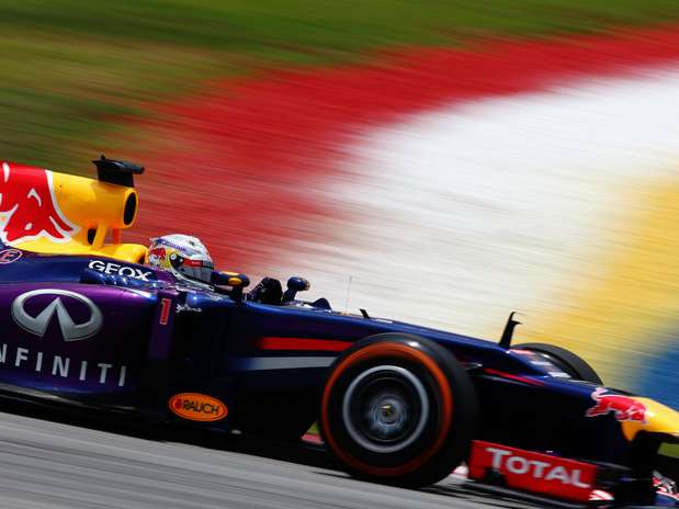 Alemão desbancou tempo de Lewis Hamilton no fim e assegurou primeiro lugar no grid Foto: Getty Images