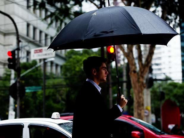 Chuva que caiu em alguns bairros de São Paulo nesta quarta-feira fez com que a prefeitura colocasse algumas subprefeituras em estado de atenção para alagamentos Foto: Bruno Santos / Terra