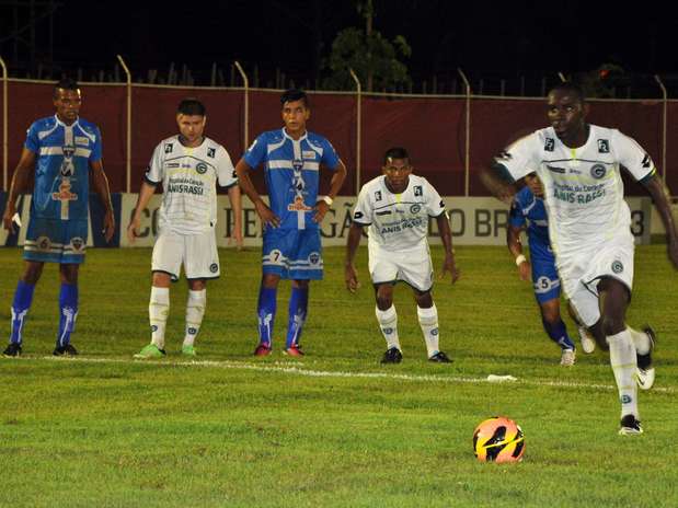 Time esmeraldino venceu Oratório no Pará por 3 a 1, graças a dois gols de Walter e um de Hugo Foto: Odenilson Silva / Futura Press