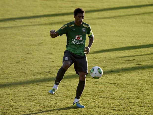 Corinthians acertou uma proposta do Tottenham, da Inglaterra, por Paulinho. O jogador, contudo, afirmou que só vai definir a situação após a Copa das Confederações Foto: Ricardo Matsukawa / Terra