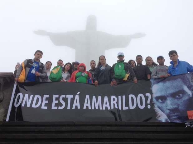 ONG Rio de Paz fez protesto no Cristo Redentor com uma faixa com a pergunta: "Onde está Amarildo?" Foto: Rio de Paz / Divulgação