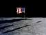 Como símbolo da vitória sobre a União Soviética, Neil Armstrong fixou uma bandeira dos Estados Unidos em solo lunar