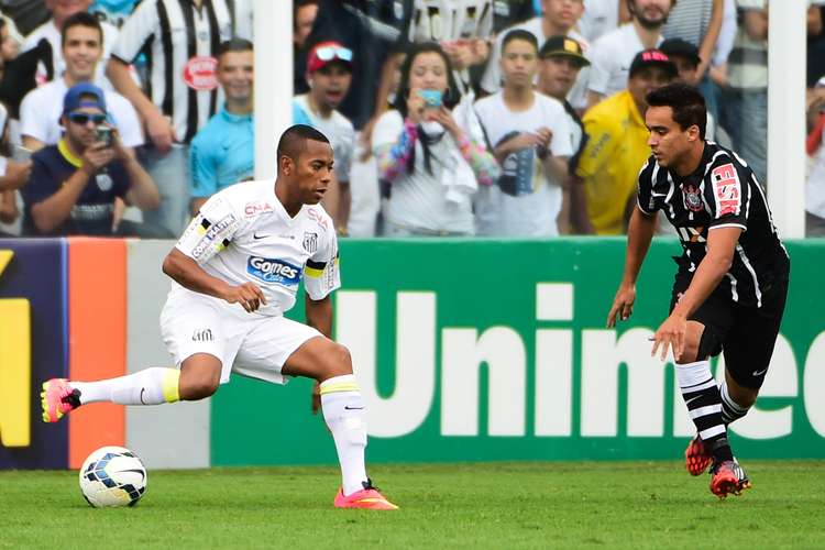 Com um a mais, Corinthians frustra Robinho e bate Santos