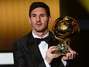 Lionel Messi é eleito pela quarta vez o melhor jogador do mundo e recebe a Bola de Ouro Foto: 