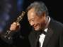 Ang Lee com o Oscar de melhor diretor por 'As Aventuras de Pi'Foto: Mario Anzuoni / Reuters