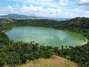 Situada entre a costa oriental da África e Madagascar, o país é constituído por três das quatro ilhas do Arquipélago de Comores  a quarta é Mayotte (foto), território ultramarino francês e motivo de disputa entre Comores e França. O arquipélago possui o 23º PIB mais baixo do mundo (US$ 872 milhões), enquanto o PIB per capita é o 20º pior: US$ 1,3 mil. A moeda local é o franco comorense, e US$ 1 vale 382,90 francos, segundo dados do Banco Mundial. Foto: Shutterstock