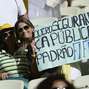 CE: torcida se divide entre festa por Seleção e cartazes contra governo. Foto: Ricardo Matsukawa