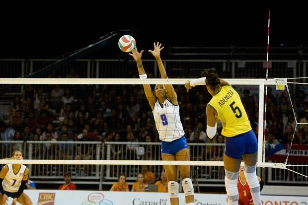 Jogadoras da seleção brasileira de vôlei disputaram vaga na final dos Jogos Pan-Americanos de Toronto contra Porto Rico Foto: Osmar Portilho / Terra