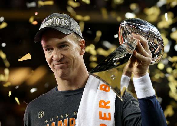 Payton Manning, do Denver Broncos, foi decisivo no Super Bowl com seus passes Foto: Getty Images