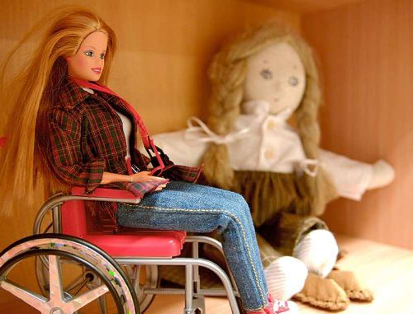wheelchair-barbie20120125083535.jpg