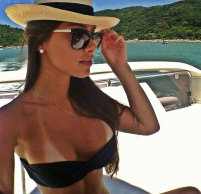 Antonella Roccuzzo es la pareja de Lionel Messi y es la madre de Tiago, el primogénito de 'La Pulga'. Vaya que es bella. Está alejada de la farándula, pero su figura roba la atención. Foto: Facebook Antonella Roccuzzo