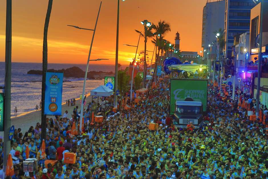 Lelia Dourado Carnaval 2015 Mais Um Dia De Folia