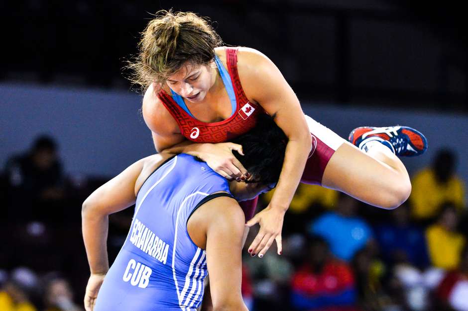 A brasileira Aline Silva perdeu sua luta para Adeline Gray nas quartas de final dos Jogos Pan-Americanos de Toronto em 2015 Foto: Eduardo Palacio / Terra