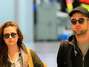 Após separação de Kristen Stewart, Pattinson curte noitada com amigos