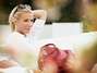 Gwyneth Paltrow posa para nova campanha de perfume