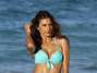Alessandra Ambrosio posa de biquíni em St. Barts