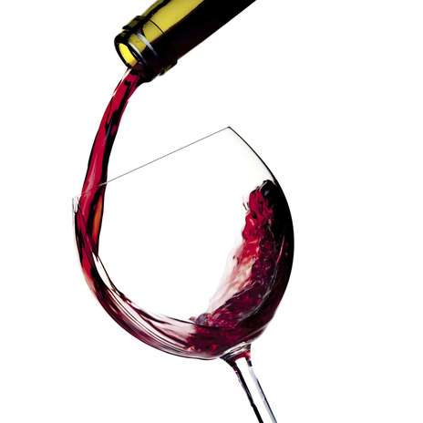 9. Vinho - O resveratrol, antioxidante encontrado na casca da uva, impede o armazenamento de gordura. Estudos mostram que as pessoas os que bebem vinho de forma moderada possuem cinturas mais estreitas do que os que ingerem outro tipo de bebida alcoólica  Foto: Getty Images