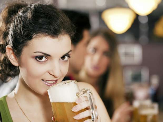 Homens preferem ter relacionamentos rápidos com mulheres vulneráveis Foto: Getty Images