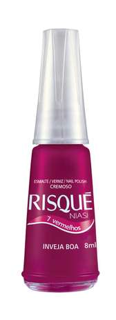 A edição que virou símbolo dos nomes dos esmaltes, e vice-versa, foi a Edição Especial Risqué 7 Vermelhos Capitais, lançada em 2009. Ela virou assunto das rodinhas femininas, febre nos salões e foi citada em diversos meios e veículos, chegando a compor parte de um texto de peça de teatro. Por isso, Daniella Brilha coloca o esmalte Inveja Boa na lista dos nomes que considera mais inusitados Foto: Divulgação