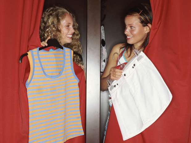 Amizade pressupõe sinceridade, mas às vezes lançamos mão de alguma mentira apenas para não magoar uma maiga Foto: Getty Images Amizade pressupõe sinceridade, mas às vezes lançamos mão de alguma mentira apenas para não magoar uma maiga Foto: Getty Images