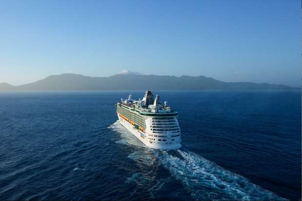 Sea Dream Yacht Club Clothing Optional: exclusivo para casais sem crianças, o cruzeiro nudista Sea Dream Yacht Club Clothing Optional será realizado em novembro deste ano, a bordo do Royal Caribbean Freedom of the Seas. As roupas são exigidas em áreas como restaurantes, teatros e lojas e existe uma área para aqueles que preferem ficar vestidos. Com partida marcada para o dia 11 de novembro, de Port Canaveral, na Flórida, o cruzeiro percorrerá o Caribe durante uma semana. Se anuncia como voltado para um público hedonista Foto: Divulgação