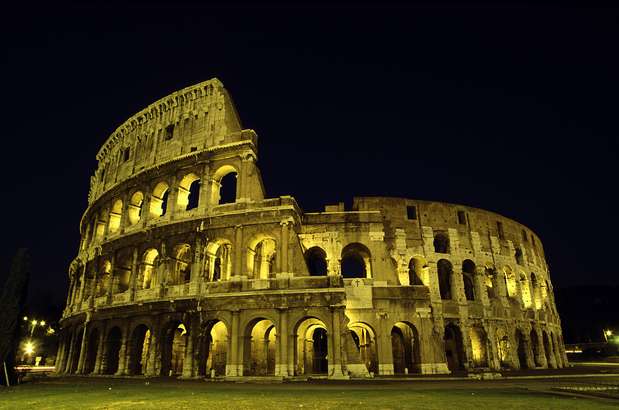 Roma: além de se destacar pela gastronomia, com especialidade em massas, pizzas e sorvetes, Roma é cheia de lugares incríveis e históricos. É na capital italiana que está o Vaticano, com a Basílica de São Pedro, as Tumbas do Papa e os Museus que recebem inúmeros turistas a cada ano. A cidade ainda reserva pontos turísticos como o Pantheon, a Fontava di Trevi e o Coliseu, que foi utilizado para combates de gladiadores e execuções no passado Foto: Getty Images