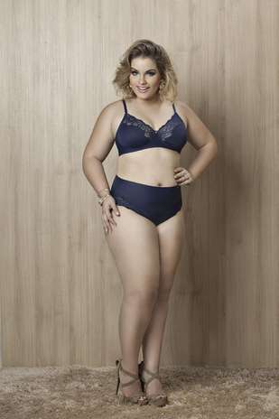 A marca DelRio acaba de lançar uma coleção de lingeries plus size. Os tamanhos das novas peças variam de 46 ao 54 e prometem realçar as curvas e valorizar a feminilidade Foto: Divulgação