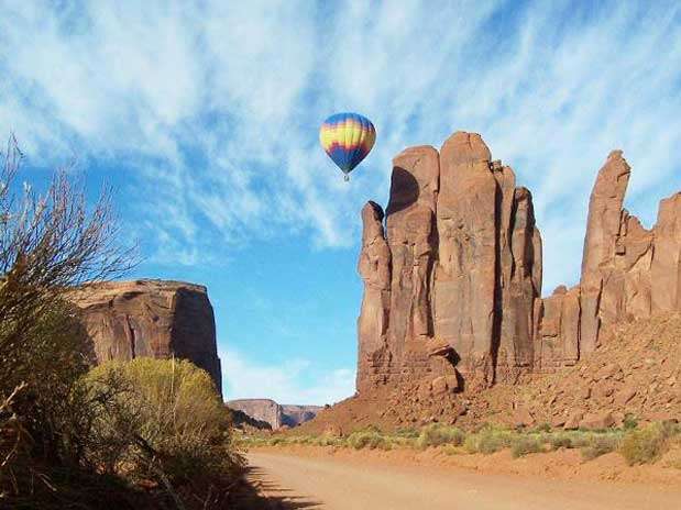 Monument Valley, USA: as chapadas presentes na região ficam ainda mais bonitas quando vistas do céu, e muitas companhias oferecem tours. O Napa Valley, na Califórnia, o lago Tahoe em Nevada e as Black Hills em Dakota também são points populares, então. Você também pode optar pela reconhecida empresa Albuquerque Balloon Fiesta Foto: Divulgação
