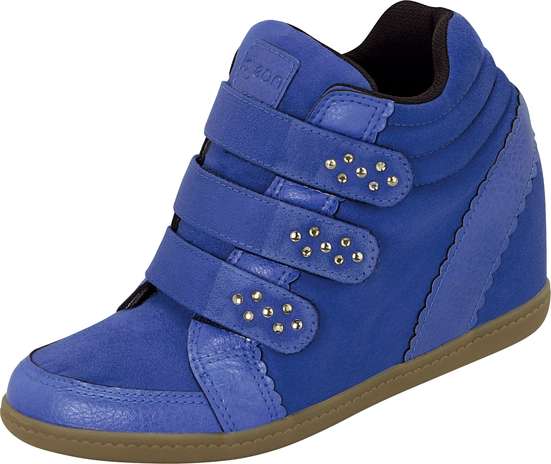 Sneaker azul royal com brilhos no velcro é aposta Dijean. Sai por R$ 129,90. SAC: 0800 728 2010 Foto: Divulgação