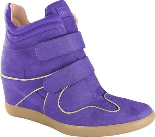 Este modelo de sneaker roxo Petite Jolie custa R$ 169,90. Mais informações no site www.petitejolie.com.br Foto: Divulgação