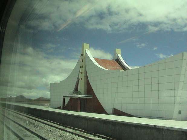Tanggula, China: a 5.068 metros acima do nível do mar, Tanggula é a estação de trem mais alta do mundo. Ela se encontra na linha ferroviária Qingzang, que vai de Qinghai a Lhasa, no Tibete Foto: Divulgação