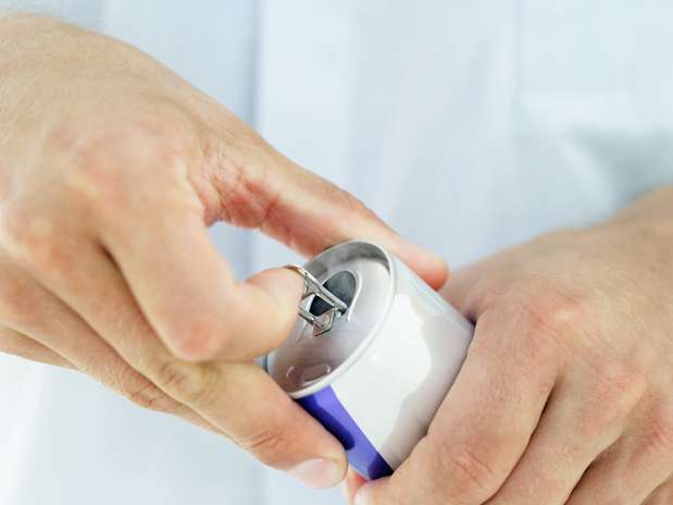 Misturar álcool com bebidas do tipo energéticos causam podem causar palpitações cardíacas e distúrbios do sono  Foto: Getty Images Misturar álcool com bebidas do tipo energéticos causam podem causar palpitações cardíacas e distúrbios do sono  Foto: Getty Images