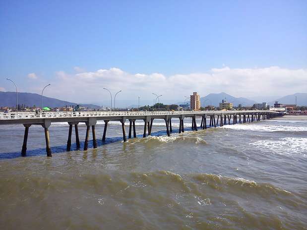 Plataforma tem oito metros de altura, em Mongaguá, litoral sul de São Paulo Foto: Nivaldo Lima / vc repórter Plataforma tem oito metros de altura, em Mongaguá, litoral sul de São Paulo Foto: Nivaldo Lima / vc repórter