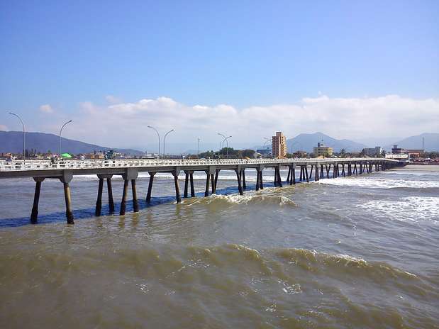 Plataforma tem oito metros de altura, em Mongaguá, litoral sul de São Paulo Foto: Nivaldo Lima / vc repórter