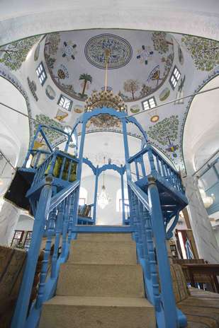 Safed, Israel: cidade de menos de 30 mil habitantes no norte de Israel, Safed tem pequenas ruas de pedra e arcos e sinagogas com o azul como cor predominante. Situada a 900 metros acima do nível do mar, Safed tem belas vistas panorâmicas e é um centro espiritual muito apreciado pelos praticantes da Cabala, ciência originária da cidade Foto: Go Israel