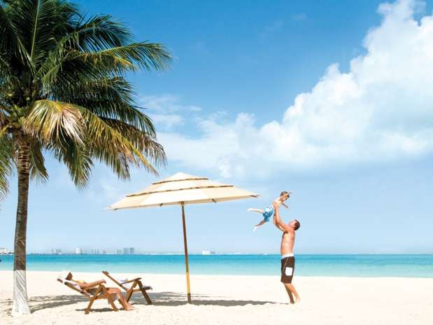 Além de muito procurada por jovens que se animam com as festas da cidade, Cancun é destino certo para casais com filhos pequenos Foto: Divulgação