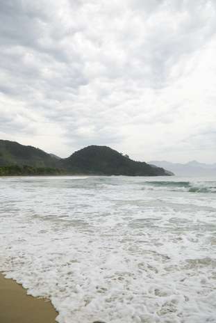 Juqueí, São Sebastião, São Paulo: durante os fins de semana, os moradores de São Paulo sabem para onde devem ir. Com praias naturais, areais brancas e finas e água calma e verde, Juqueí é um ótimo destino para relaxar e aliviar o estresse e fica apenas a uma curta viagem das praias de Maresias e Camburi, onde os paulistas vão aos bares e baladas Foto: Getty Images