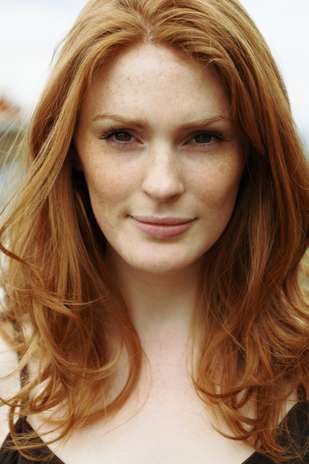 Surpreender: homens querem uma mulher incrível e que consiga constantemente surpreendê-lo, ou com um novo conhecimento ou até com uma mudança no visual é muito importante. Uma mulher que não tem medo de crescer e surpreender o homem o mantem interessado Foto: Getty Images