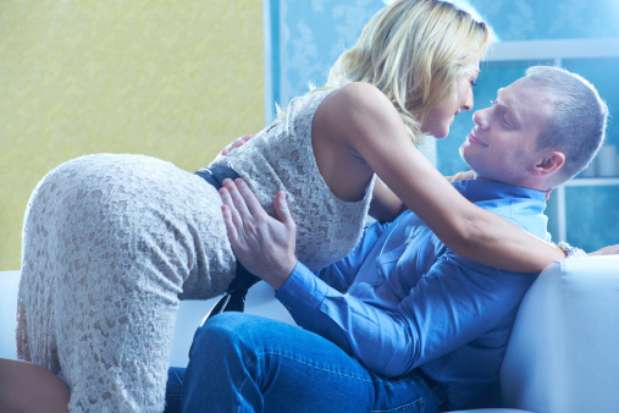 Segundo ele, os homens tem mais tendência para sofrer lesões do que as mulheres porque fazem mais força durante o sexo. O modo que ele posiciona a bacia para poder encaixar bem coloca mais carga em certas posições, explicou. Foto: Getty Images