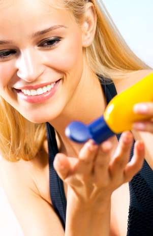Consumo de betacaroteno e a vitamina E garante uma cor dourada sem trazer prejuízos à pele Foto: Shutterstock  Consumo de betacaroteno e a vitamina E garante uma cor dourada sem trazer prejuízos à pele Foto: Shutterstock