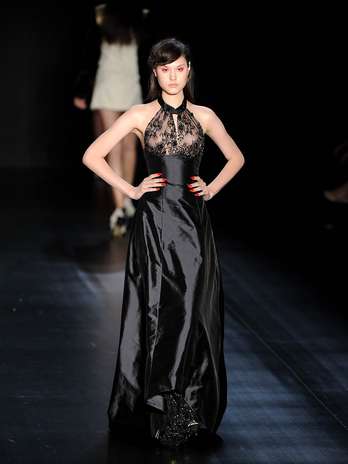 Ricardo apostou em muito tafetá, além de rendas, seda e cetim Foto: Bruno Santos/Terra