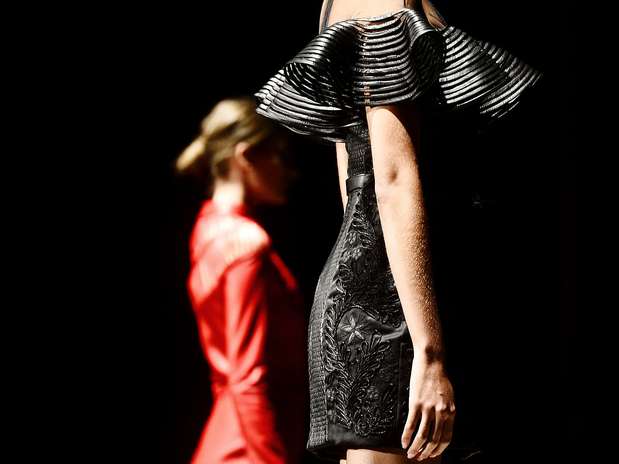 Vestidos, saias, sobretudos e calças apareceram em cortes totalmente elegantes Foto: Fernando Borges / Terra