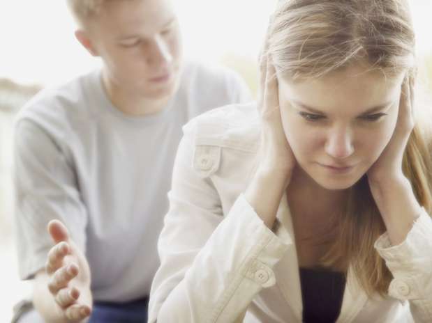 Veja 5 sinais de que ela pensa em trair você Veja 5 sinais de que ela pensa em trair você