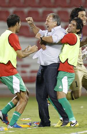 Zico comemora gol que definiu a vitória do Iraque Foto: Reuters
