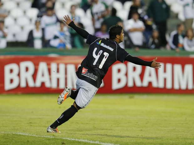 GAL - Coritiba x Vasco - Romário festa gol Foto: Felipe Gabriel / Lancepress!