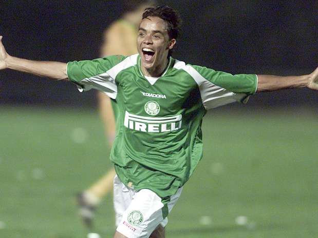 Lúcio defendeu o Palmeiras durante a Série B de 2003 Foto: Marcelo Ferrelli / Gazeta Press