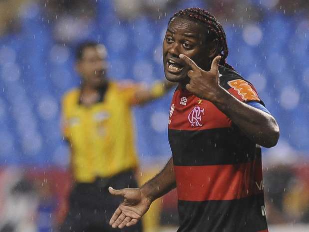 Love pode sair do Flamengo mais uma vez sem conquistar títulos Foto: Daniel Ramalho / Terra