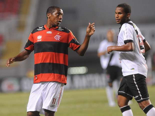 Renato Abreu permanecerá mais uma temporada defendendo o Flamengo Foto: Daniel Ramalho / Terra
